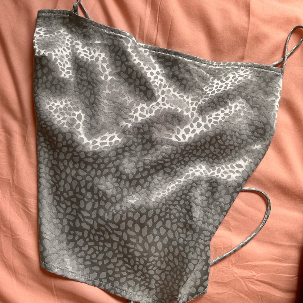 Backless Summer Top 🩵 - Picture 2 of 3